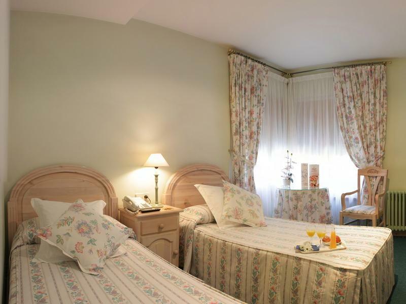 Hotel Jaume Альп Екстер'єр фото