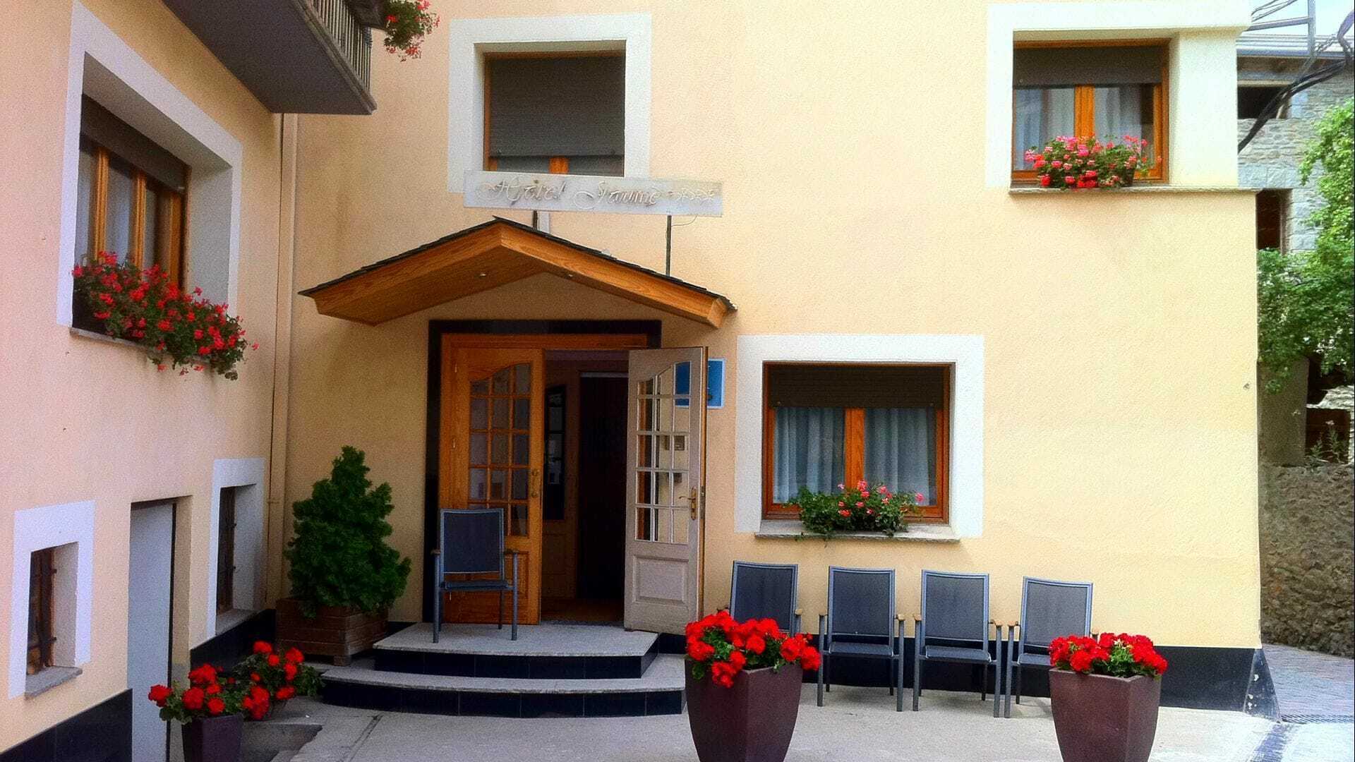 Hotel Jaume Альп Екстер'єр фото